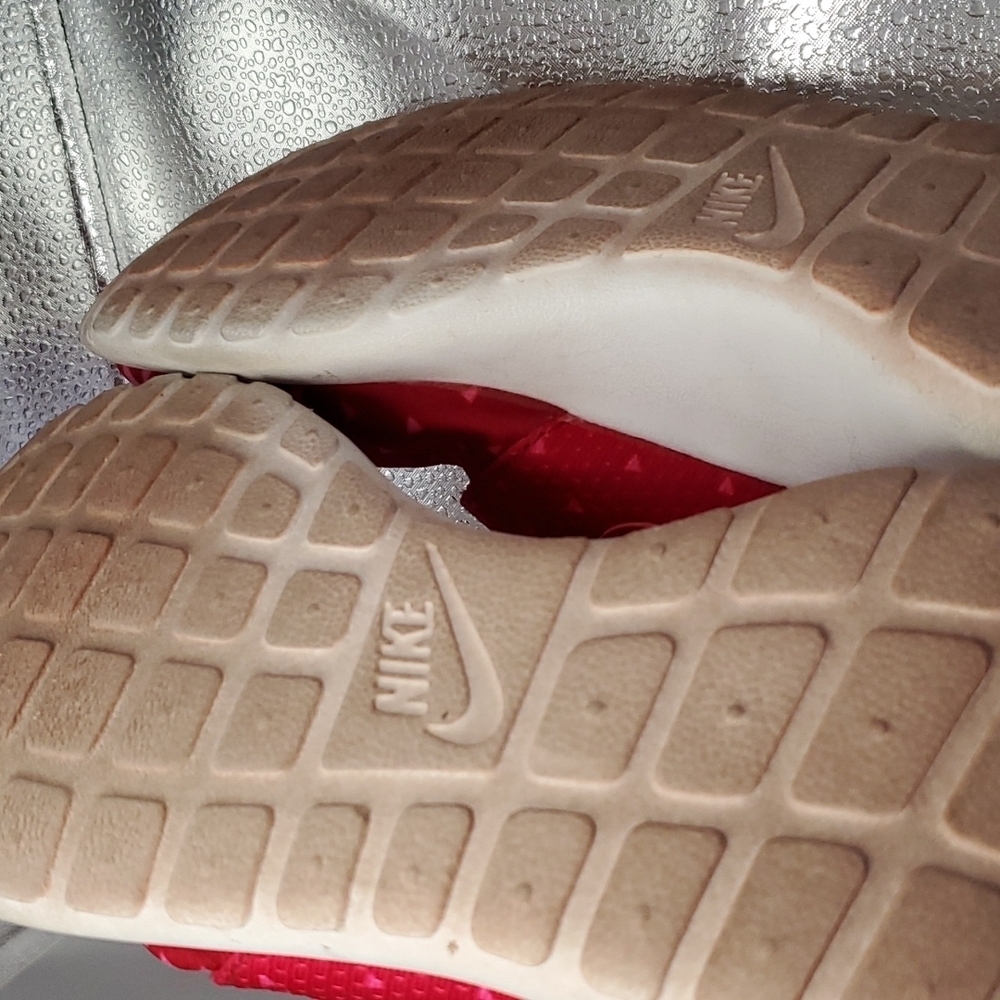 Nike 599729-602 Roshe One Gym Red Running Shoe SZ 7Y - Picture 4 of 7